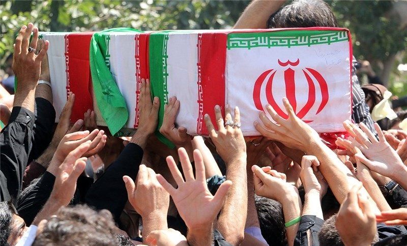 پیکر شهید مهدی الله‌پور در زادگاهش تشییع و به خاک سپرده شد